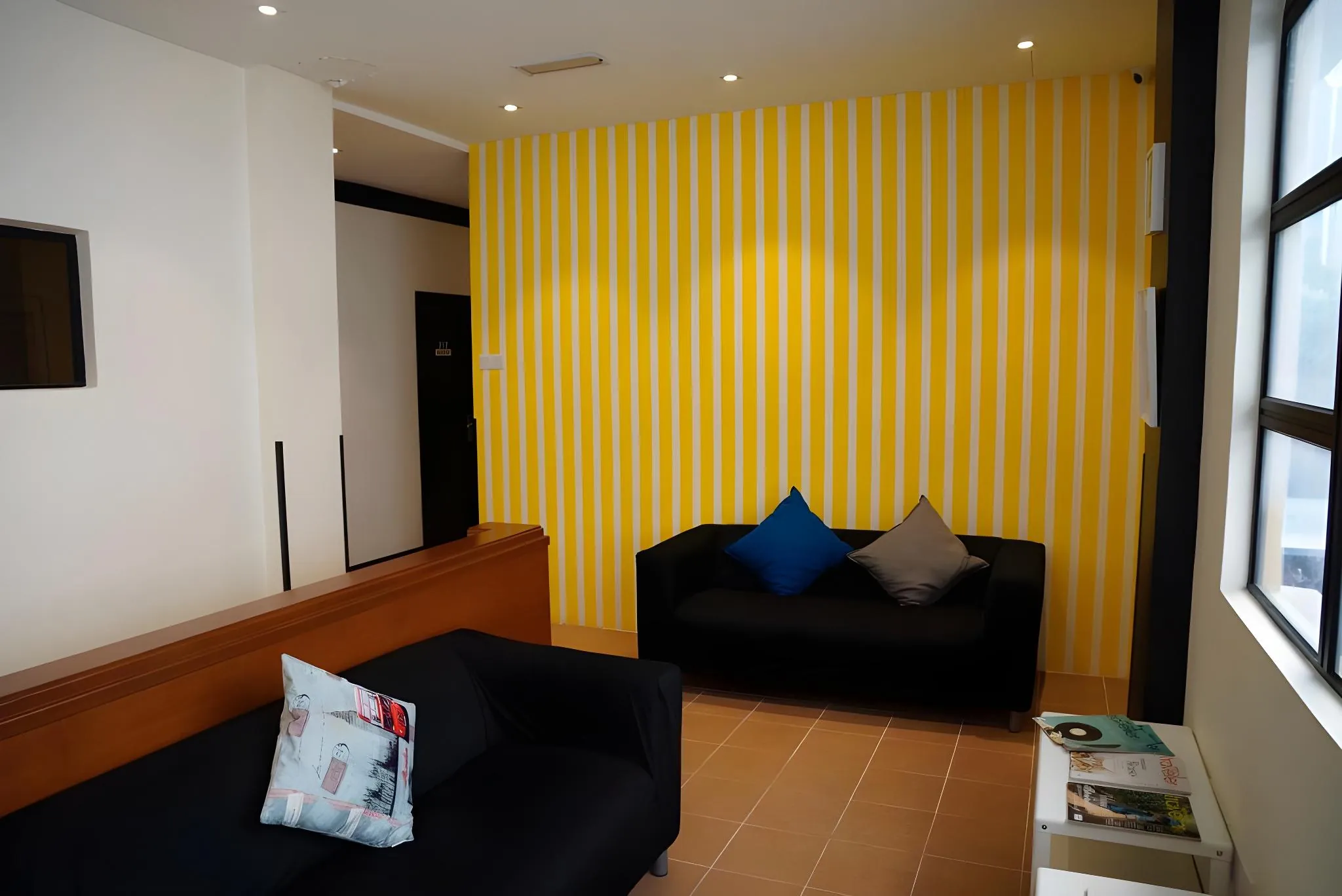 Dons Den Hotel