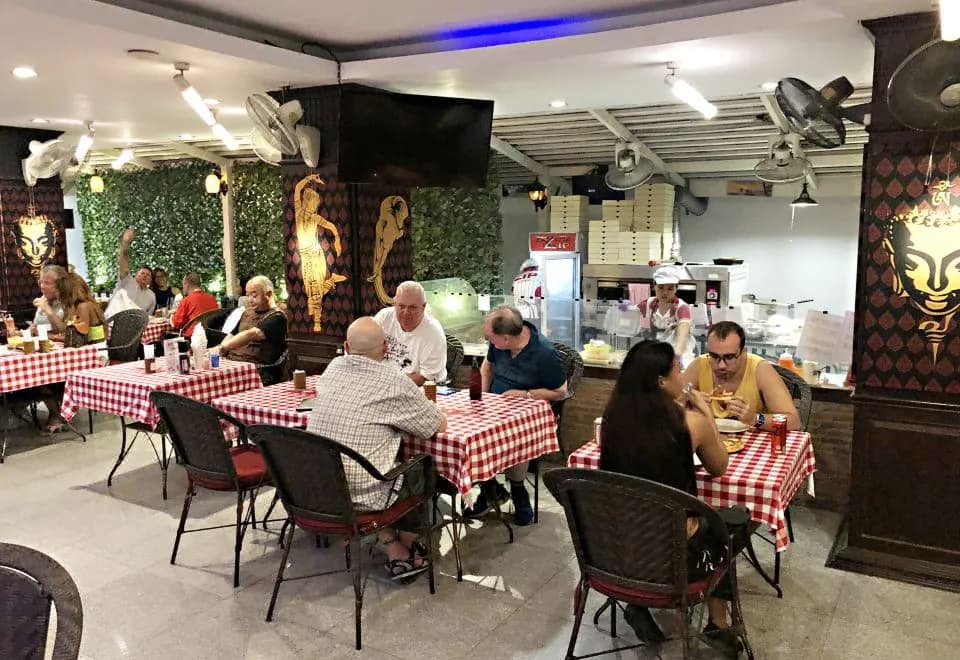 Zip Hotel & Restaurant