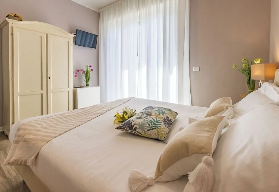 B & B La Cornice - Gina Room with Bathroom and Private Terrace