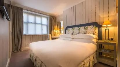 The Capital Hotel, Apartments & Townhouse