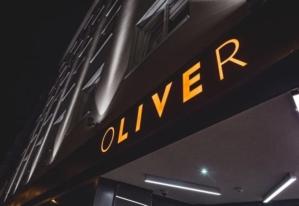Oliver Apartments | Contactless Check-IN