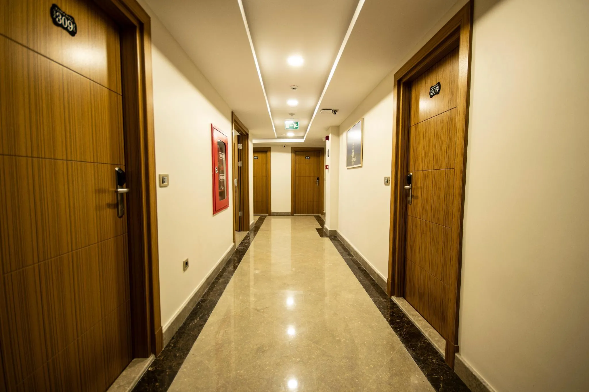 Eliza Hotel