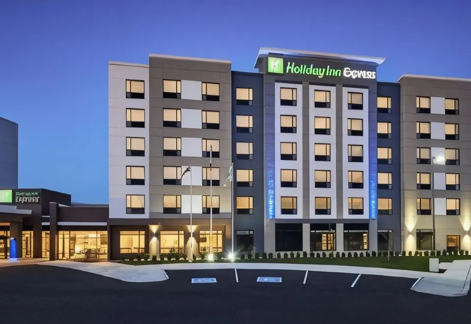Holiday Inn Express - Niagara-on-The-Lake, an IHG Hotel