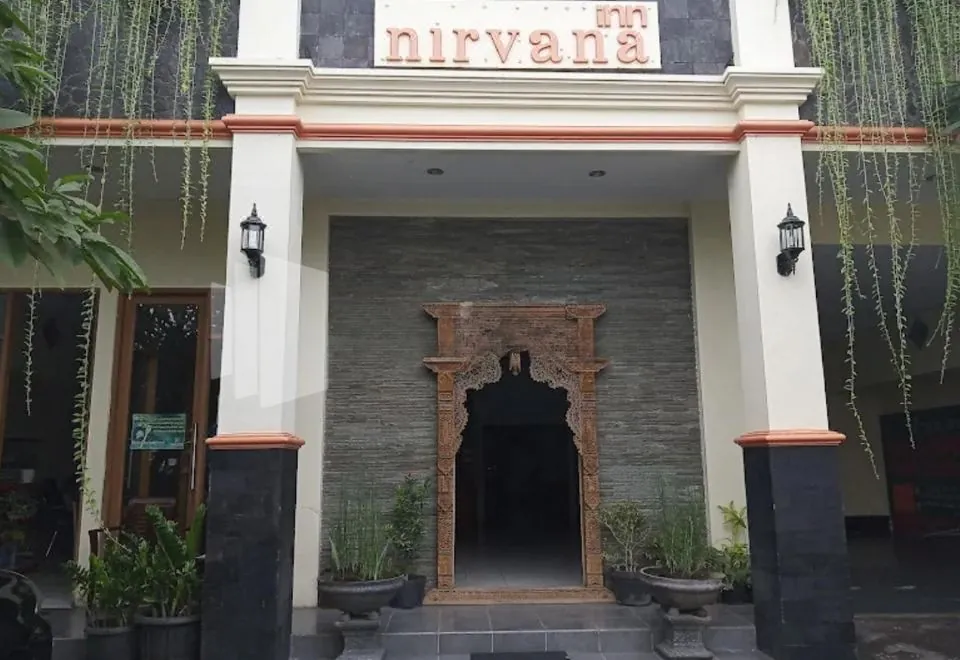 Nirvana Inn seturan Mitra RedDoorz
