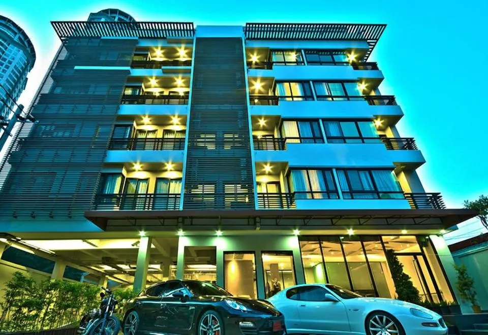 The Present Sathorn