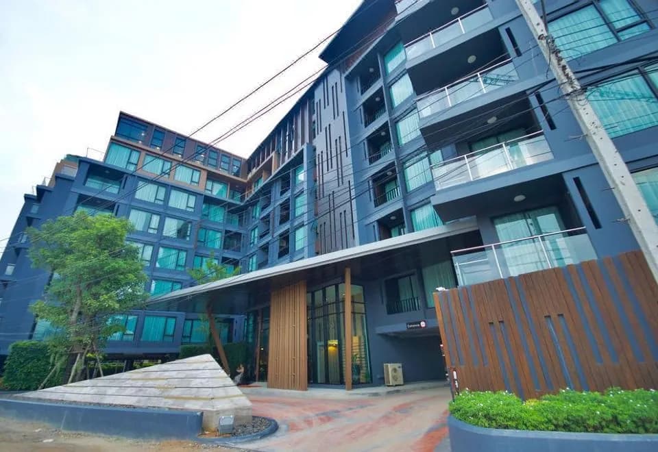 6th Avenue Phuket Surin by Holy cow