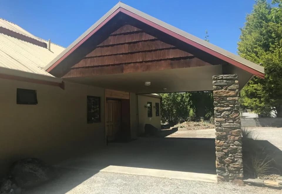 Altamont Lodge
