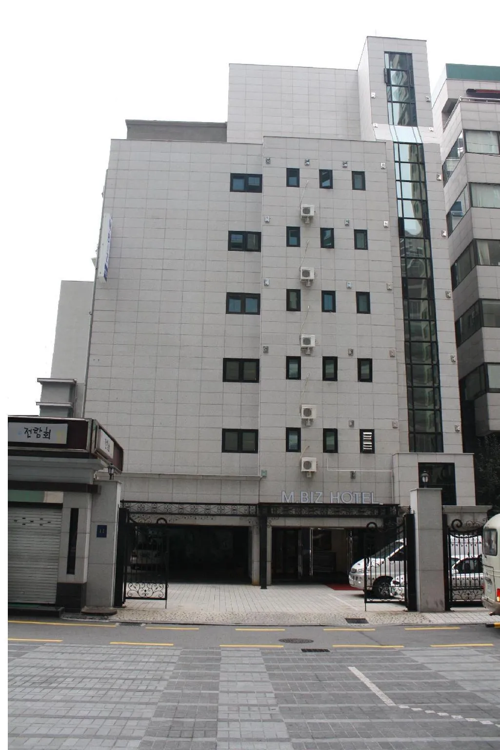 M.Biz Hotel