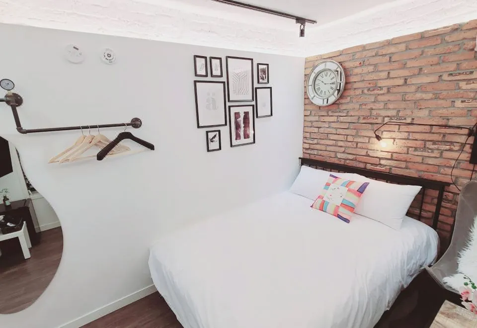 Bias K-Girl Guesthouse - Women Only
