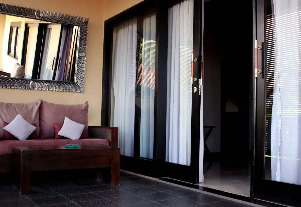 Alam Warna Villa