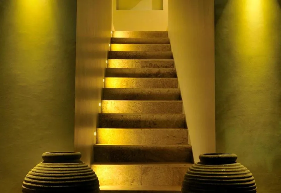 Room & Vespa 1