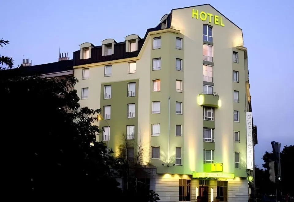 Plaza Prague Hotel - Czech Leading Hotels