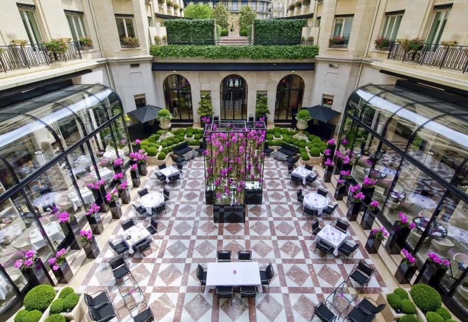 Four Seasons Hotel George V Paris