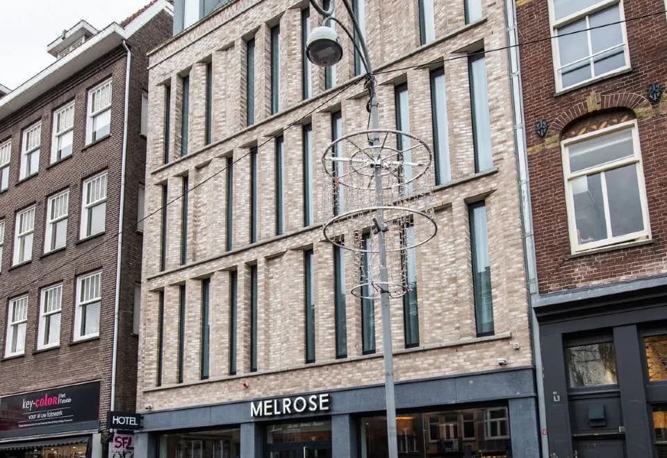 Melrose Hotel