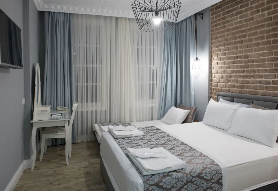 Luna Boutique Hotel