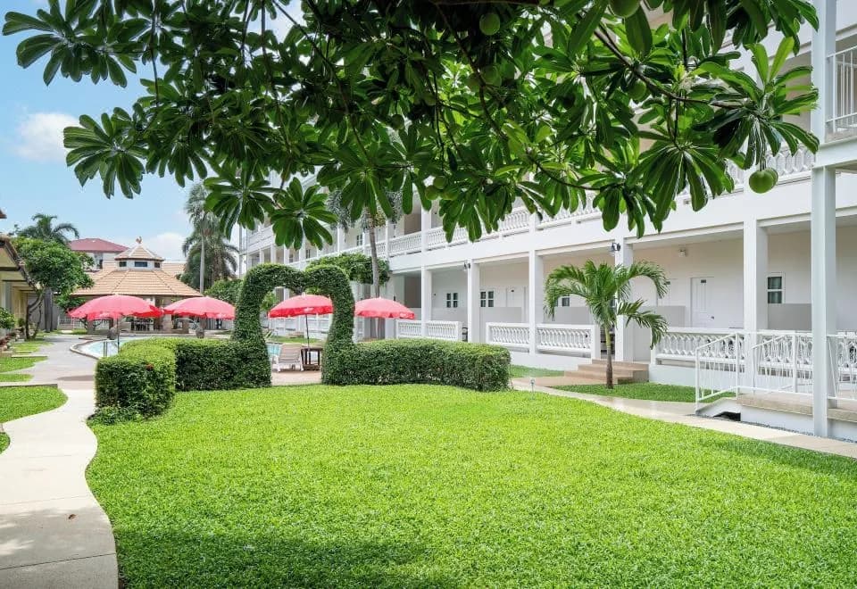 LE PALM HOTEL