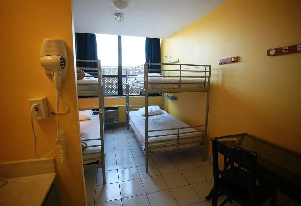 HI Toronto Hostel