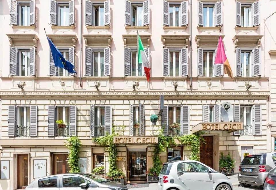Hotel Cecil