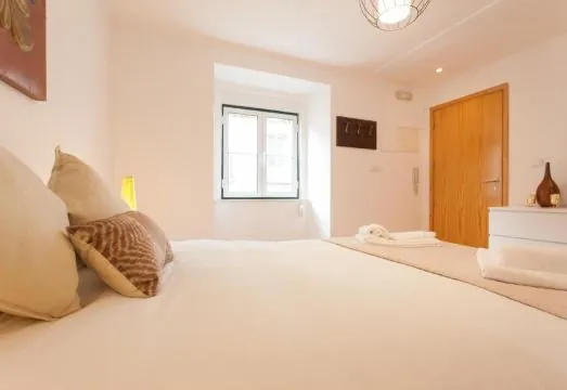 Moniz Studio Apartment - by LU Holidays