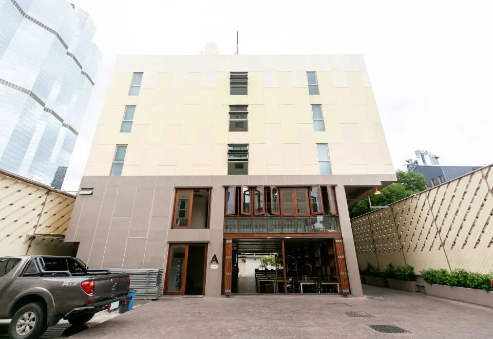 A Room Bangkok Sathorn