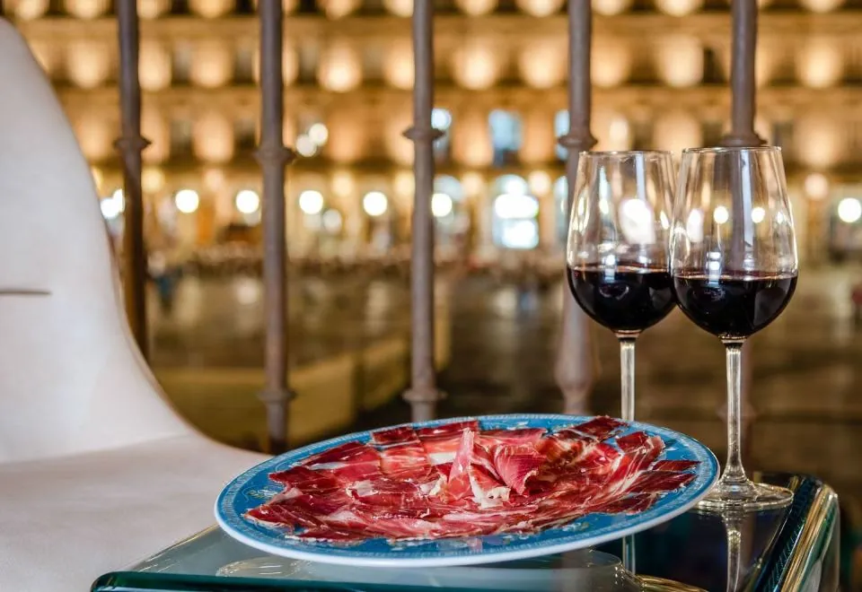 Salamanca Luxury Plaza