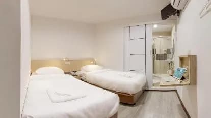 Le Bonheur Poshtel