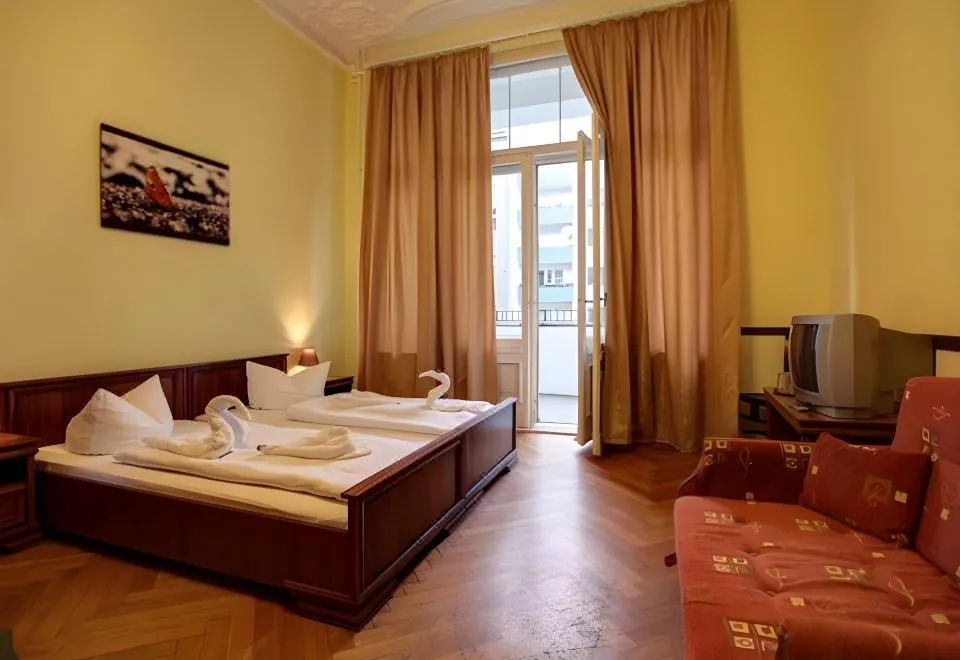 Hotel Pension Bernstein am Kurfürstendamm