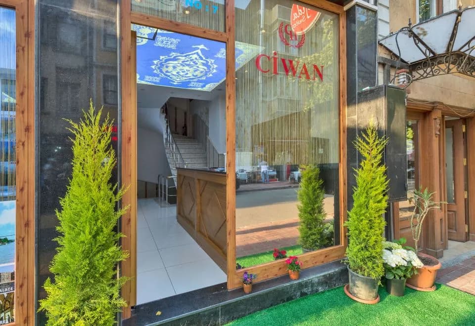 Raimond Hotel