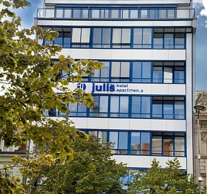 EA Hotel Julis