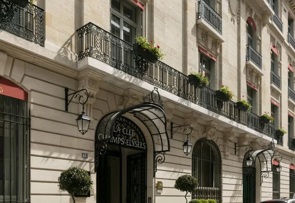 La Clef Champs-élysées Paris by The Crest Collection