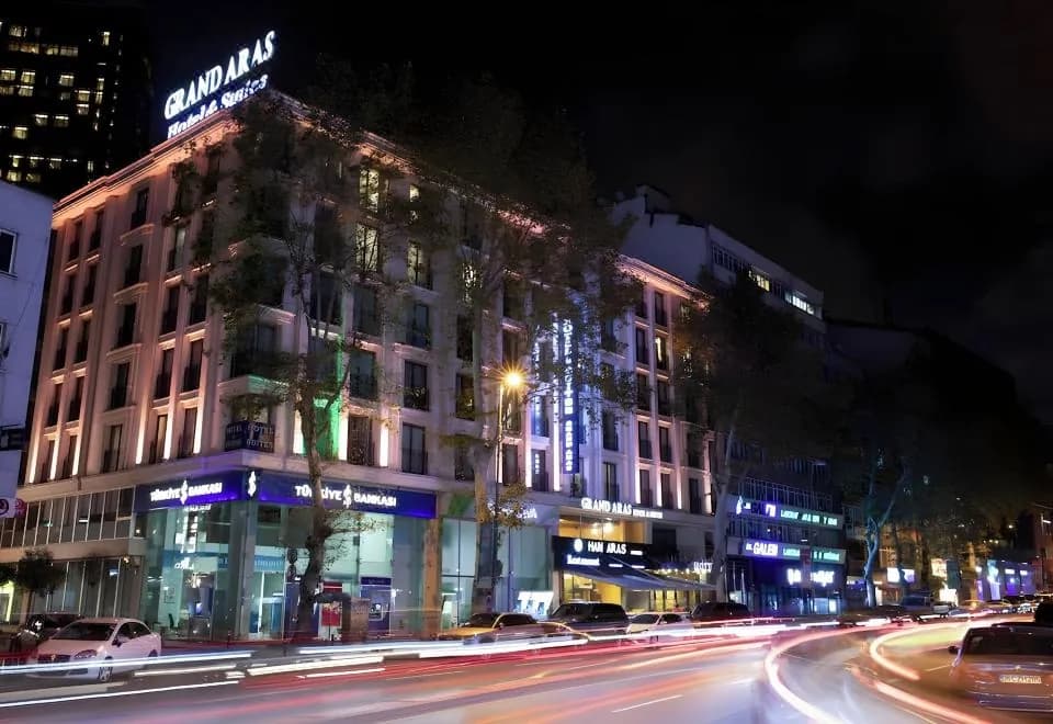 Grand Aras Hotel & Suites