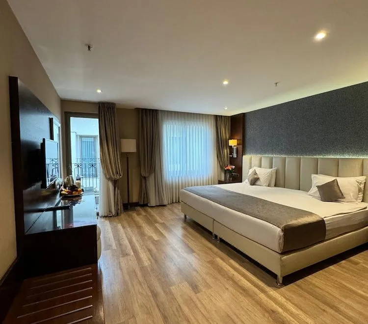 Grand Aras Hotel & Suites