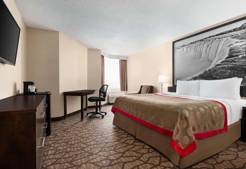 Ramada by Wyndham Niagara Falls Near the Falls