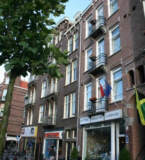Hotel Larende