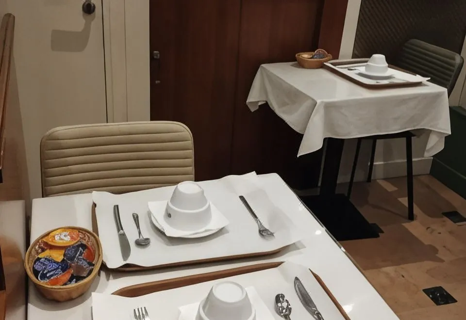 Hotel Modern Est