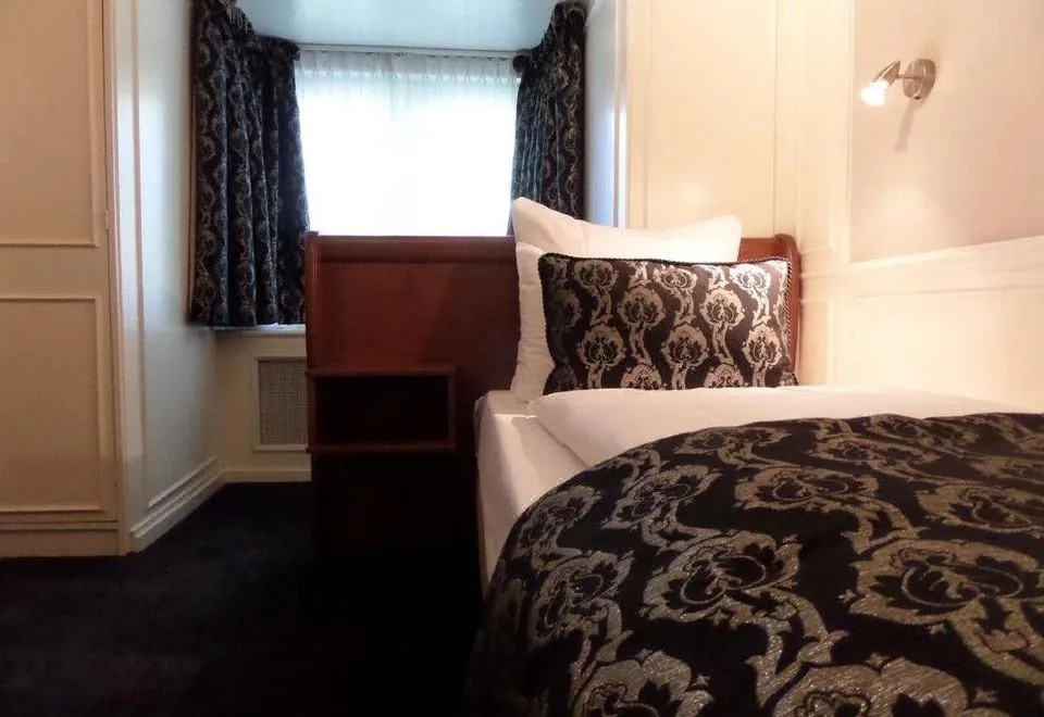 Apollofirst Boutique Hotel