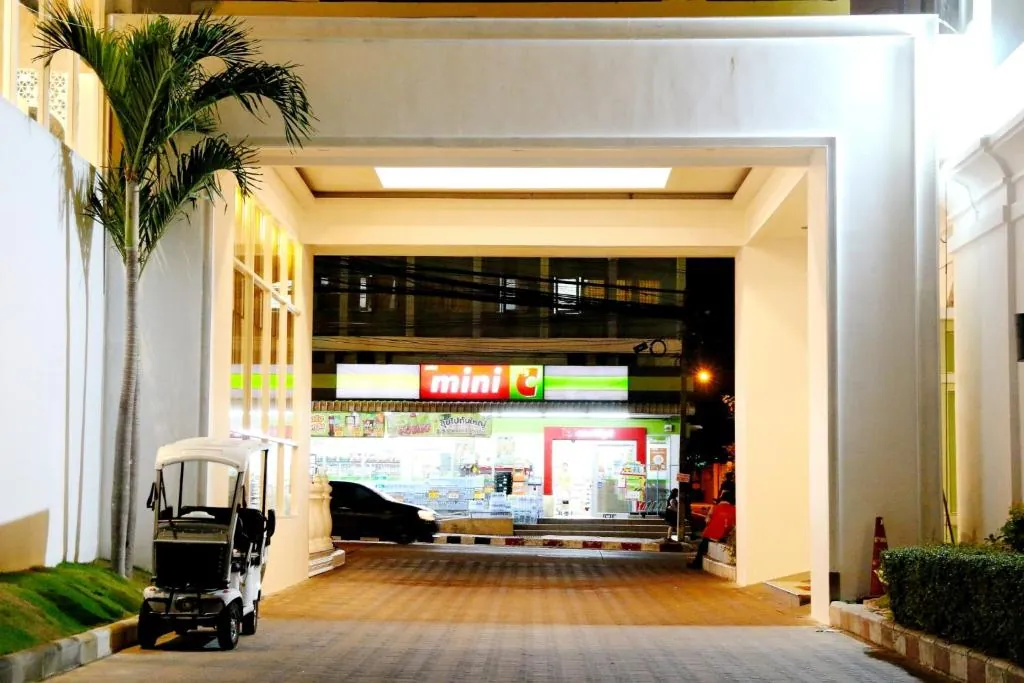 Crystal Luxury Hotel