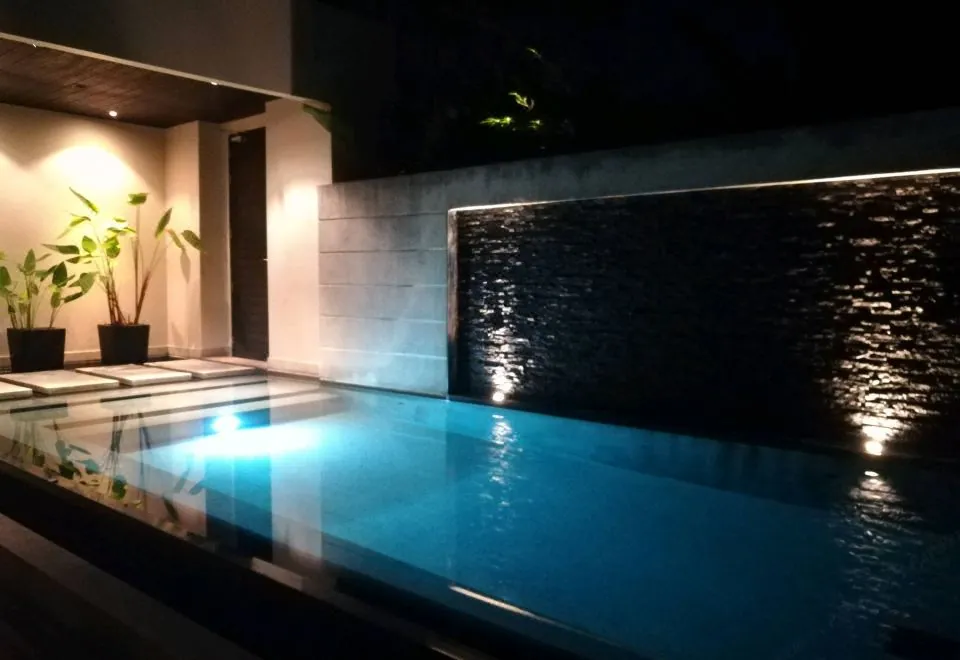 The Pavilions, Suites