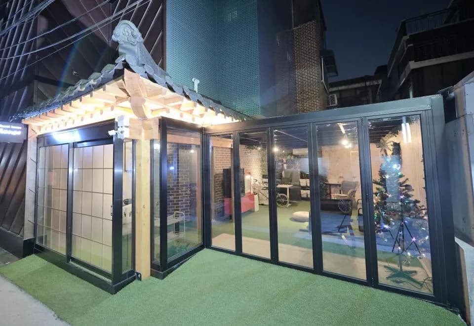 Y's House
