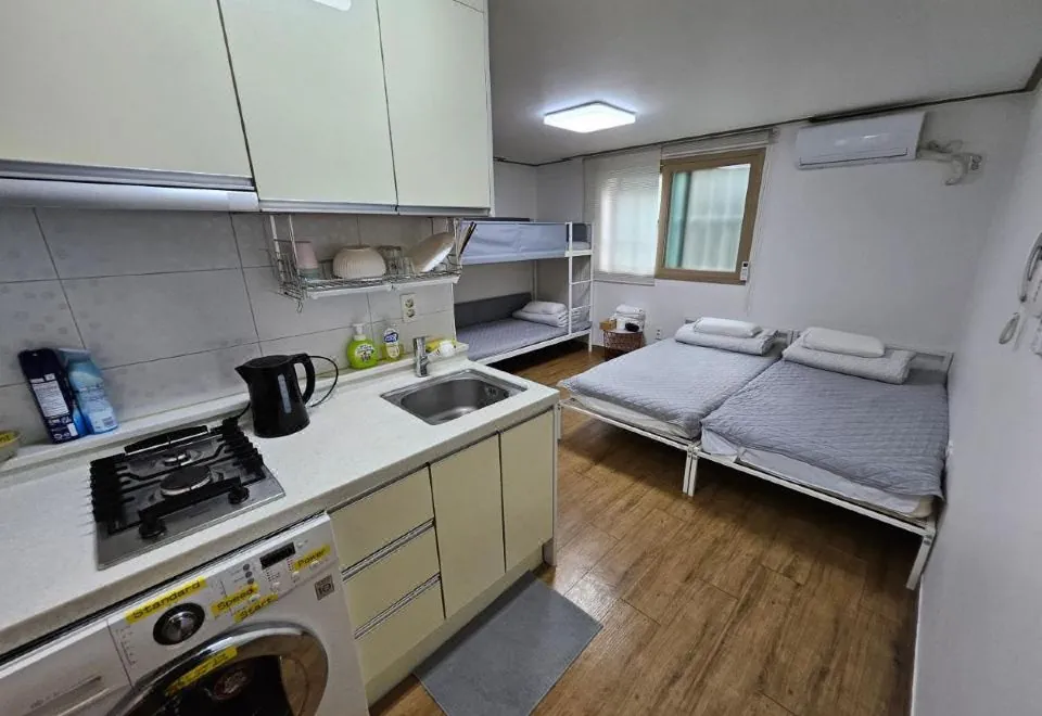 Y's House