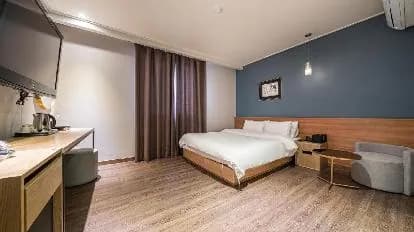 Boom Tourist Hotel