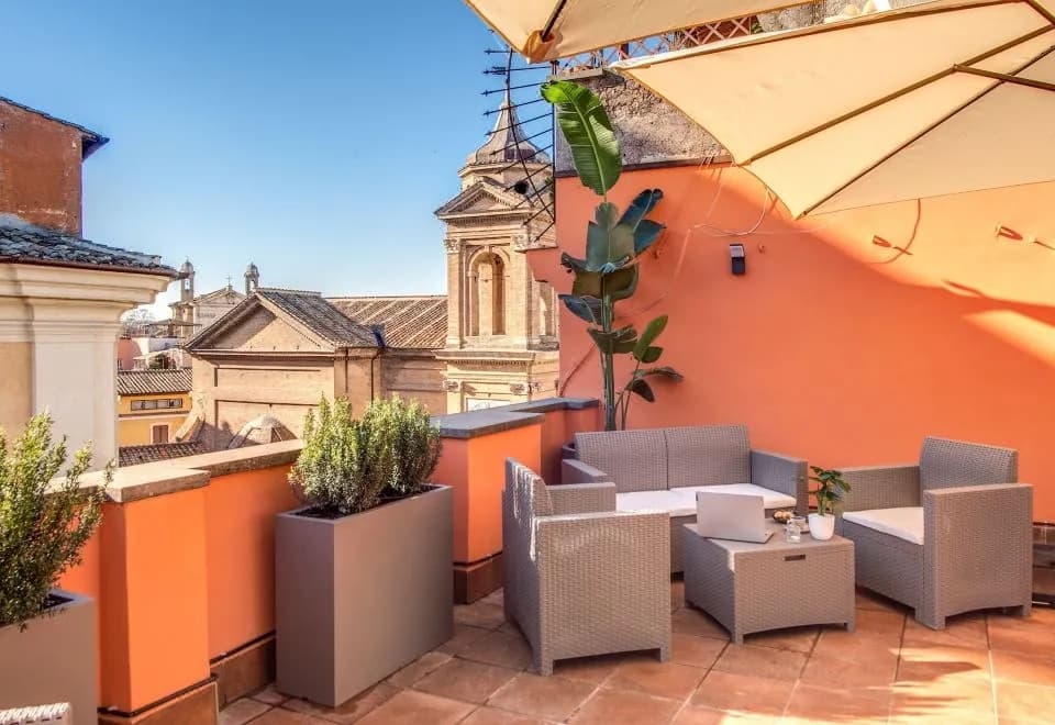 Tritone Top House