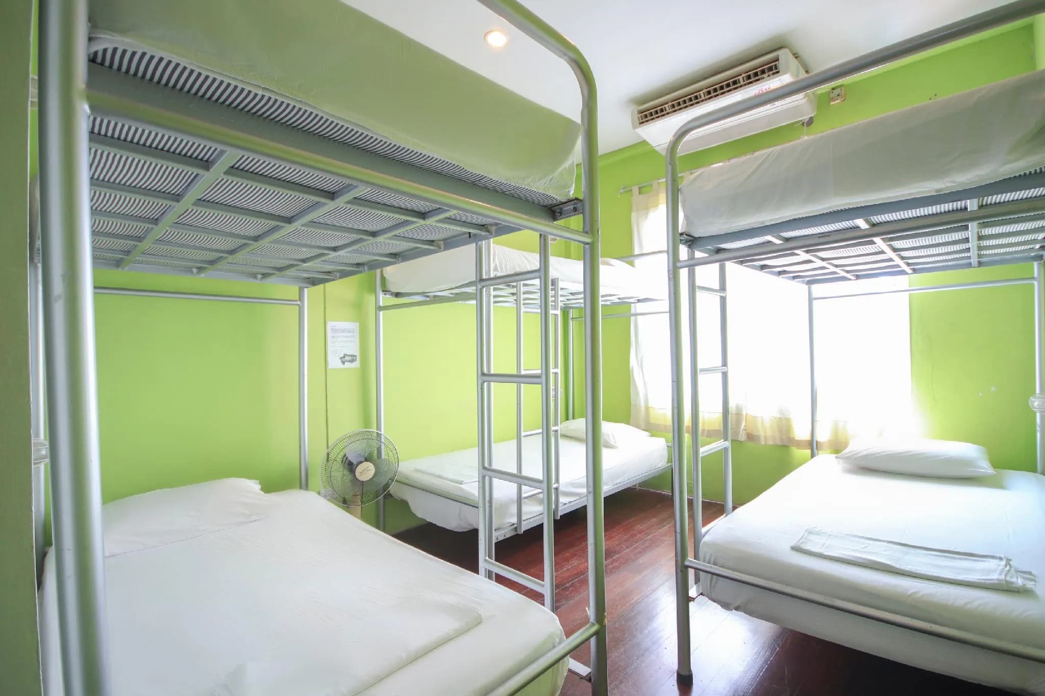 OYO 1054 Phuket Backpacker Hostel