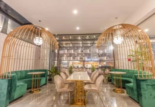 Len＇s Hotel