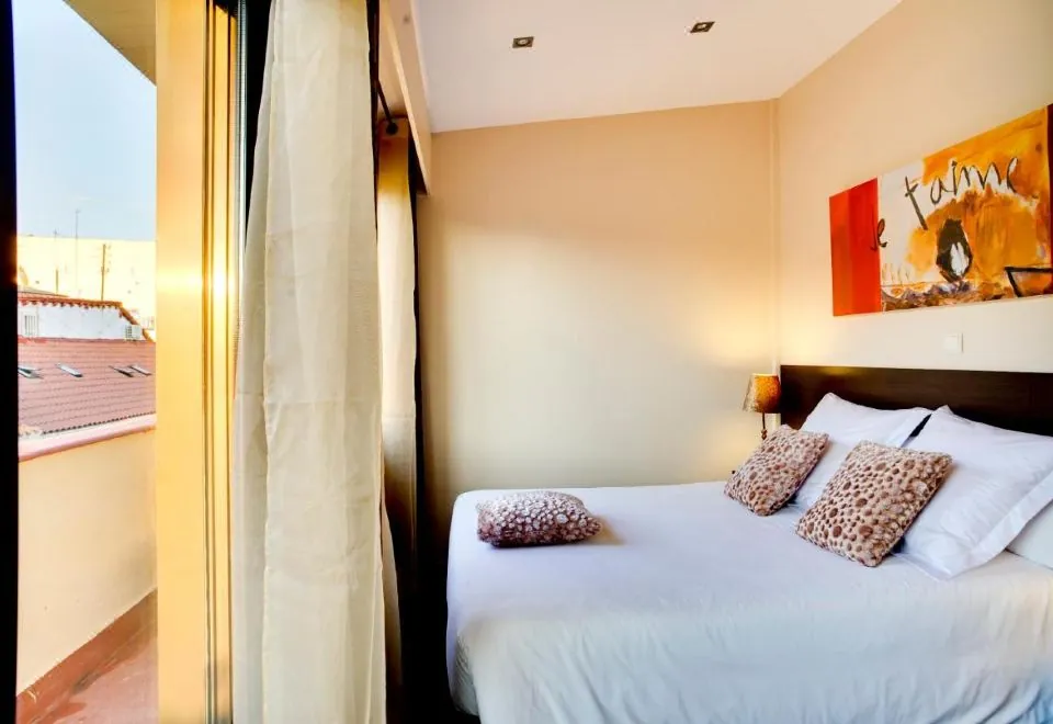 THC Tirso Molina Hostel