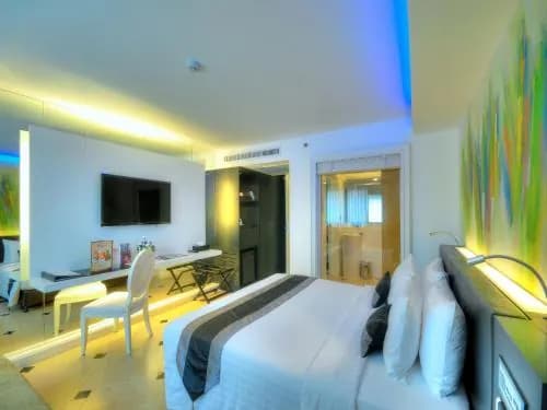 Skyy Hotel