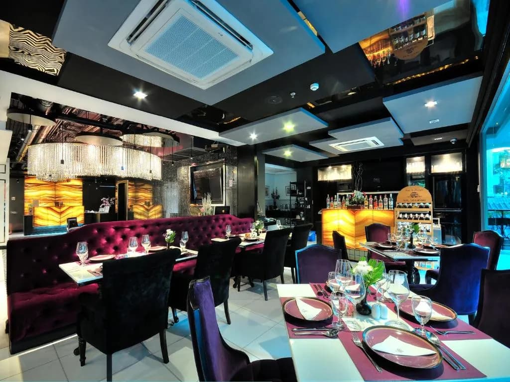 Skyy Hotel