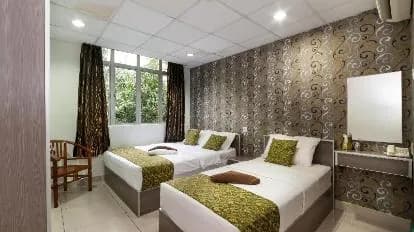 Lacomme Inn