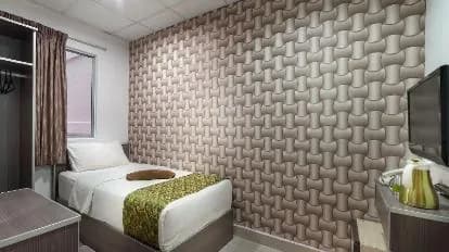 Lacomme Inn