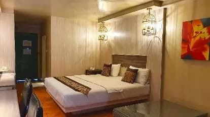The Montana Lodge-Sathorn